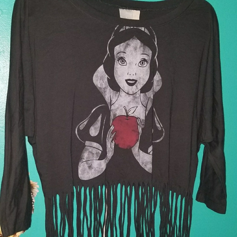 3/4 Snow White shirt with frayed bottom